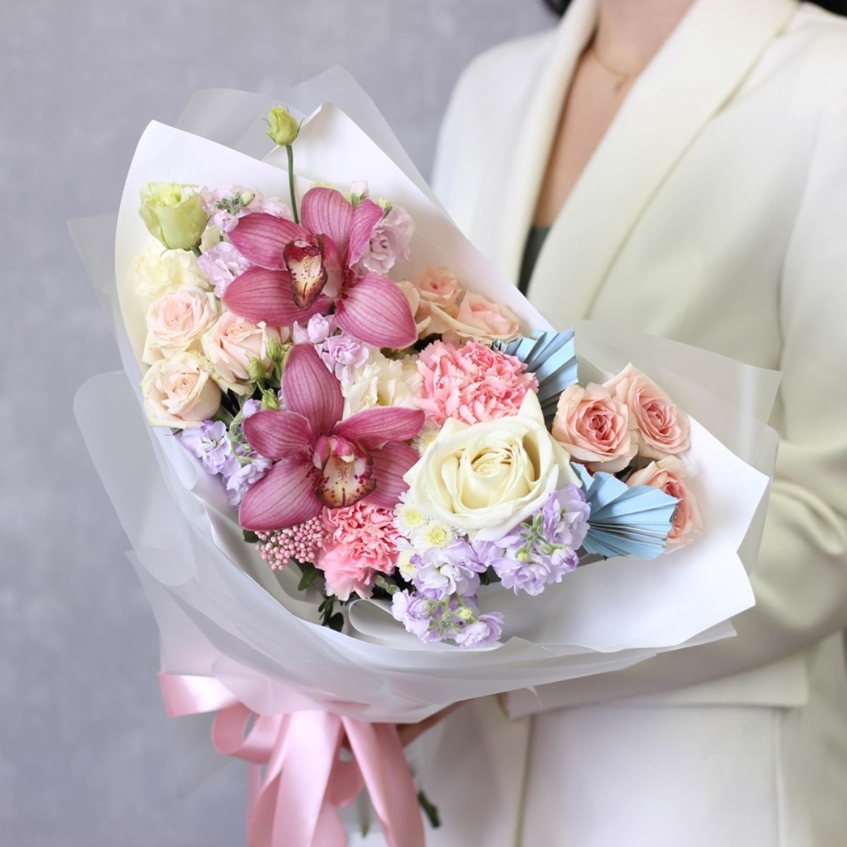 buket s orhideej 145